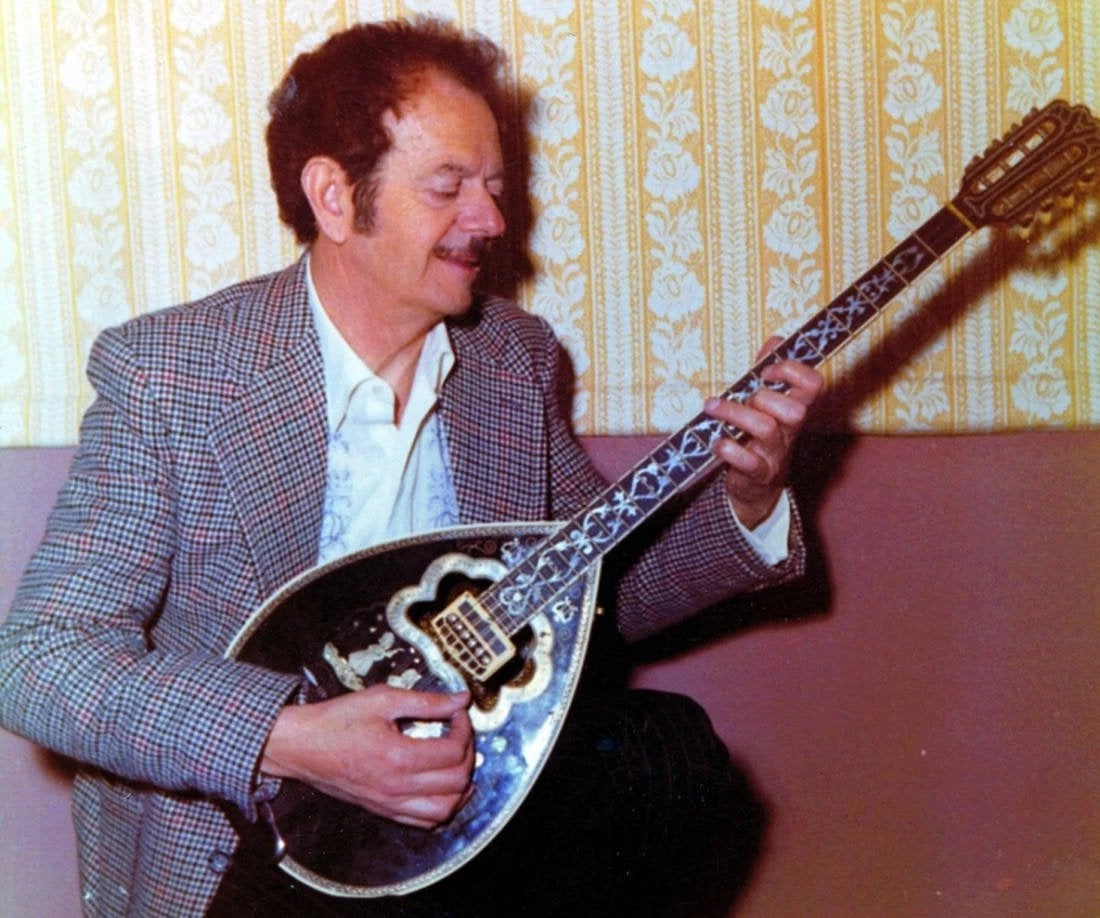 Τι ακριβώς έγινε με τους στίχους στη θρυλική «Συννεφιασμένη Κυριακή»